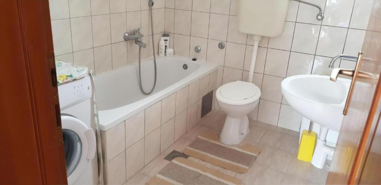 Cheap House Near The Center Of The City Μόσταρ Εξωτερικό φωτογραφία